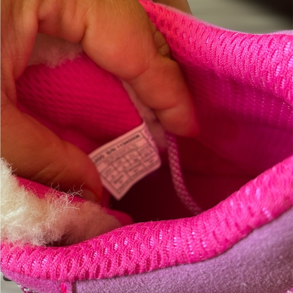 UGG® Highland Hi Heritage Sneaker - Little Kid / Big Kid - Raspberry Sorbet - Picture 9 of 11